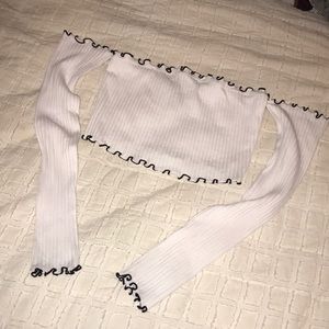 Off-the-shoulder long sleeve crop